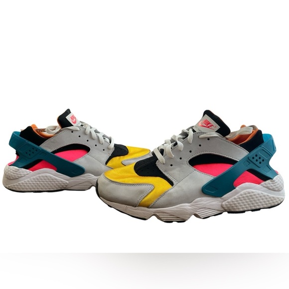 Nike Air Huarache Run NYC Pure Platinum Crimson - Picture 1 of 6